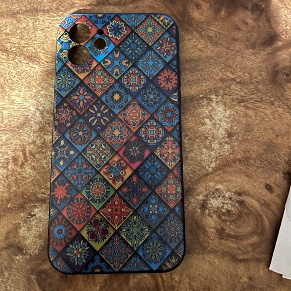 iPhone 12 case. Never used. Ordered wrong size - Picture 1 of 4